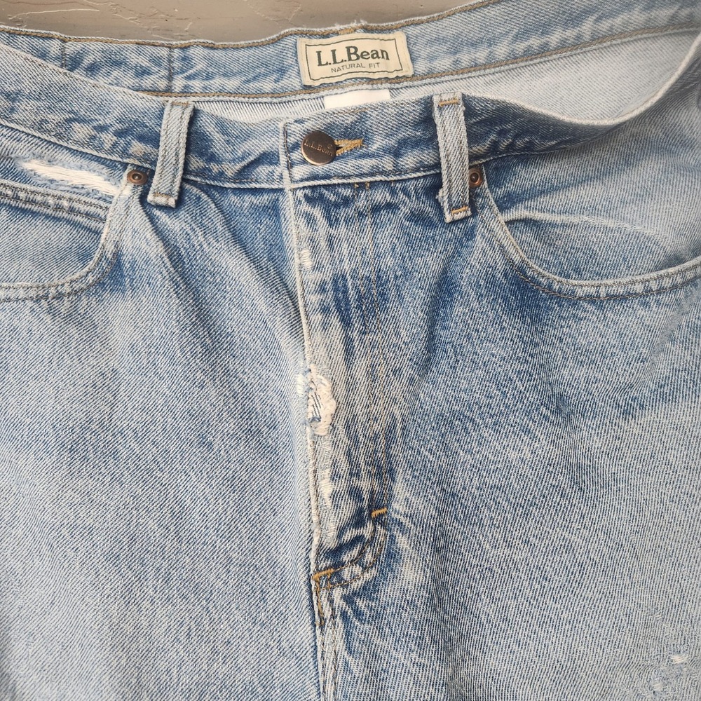 Vintage LL Bean Light Wash Natural Fit Jeans 33x34 Distressed Denim Straight Leg - Picture 14 of 16